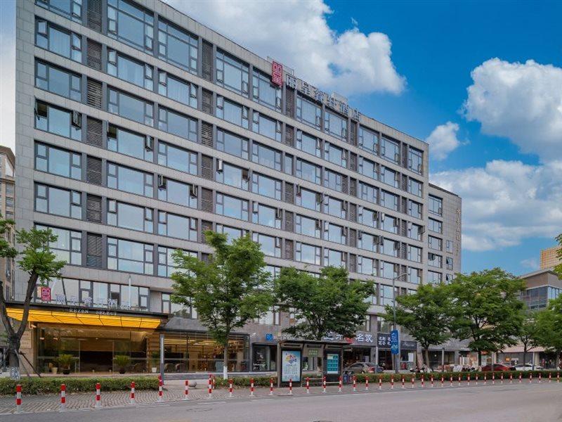 Rezen Select Jiading Xincheng Hotel